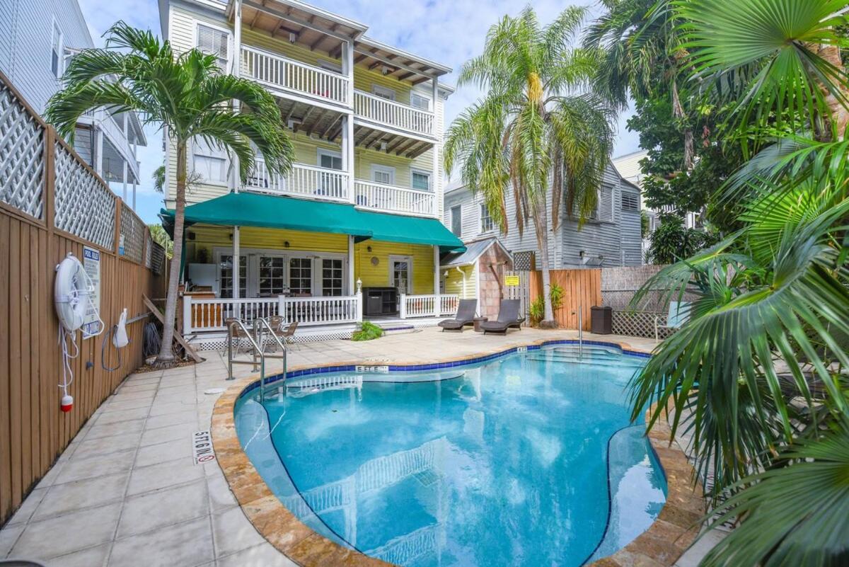 Curry House - Pool, King Bed & Balcony! 7 * Key West